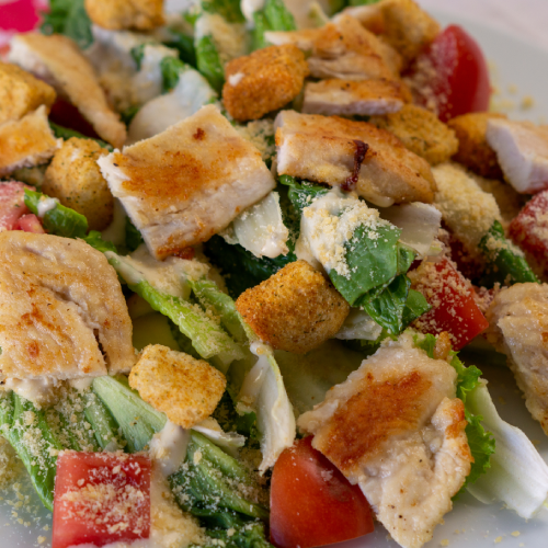 Ensalada Cesar con milanesa de pollo
